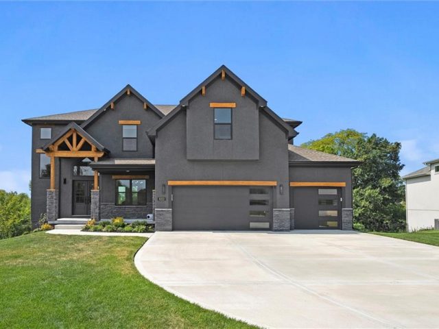 Homes for Sale in Kansas City, MO 64153 | 8222 NW 89th Street