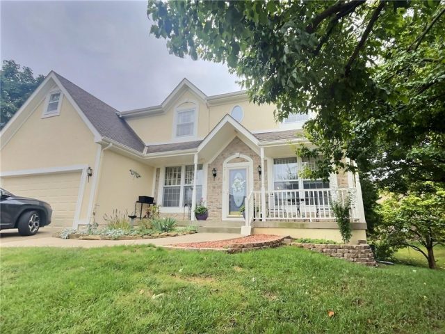 Homes for Sale in Kansas City, MO 64152 | 8205 NW 81st Court