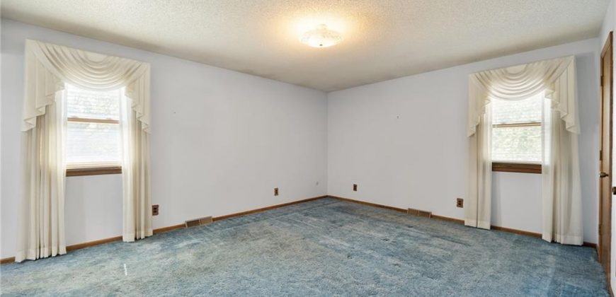 Homes for Sale in Gladstone, MO 64119 | 3713 NE 77th Street