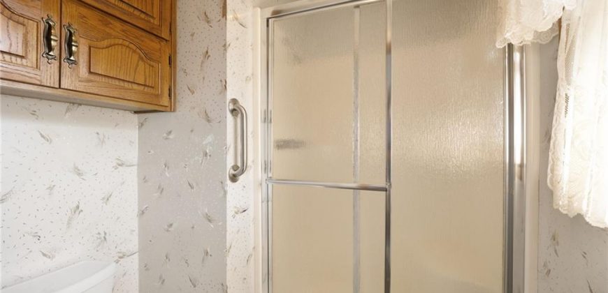 Homes for Sale in Gladstone, MO 64119 | 3713 NE 77th Street