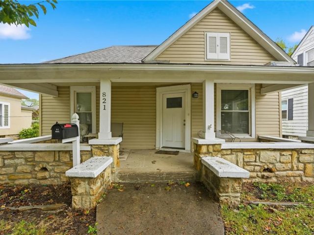Homes for Sale in Excelsior Springs, MO 64024 | 821  St Louis Avenue