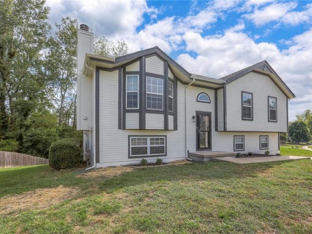 Homes for Sale in Kansas City, MO 64157 | 10615 N Ditman Avenue