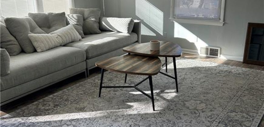 Homes for Sale in Parkville, MO 64152 | 5917 NW Bell Road