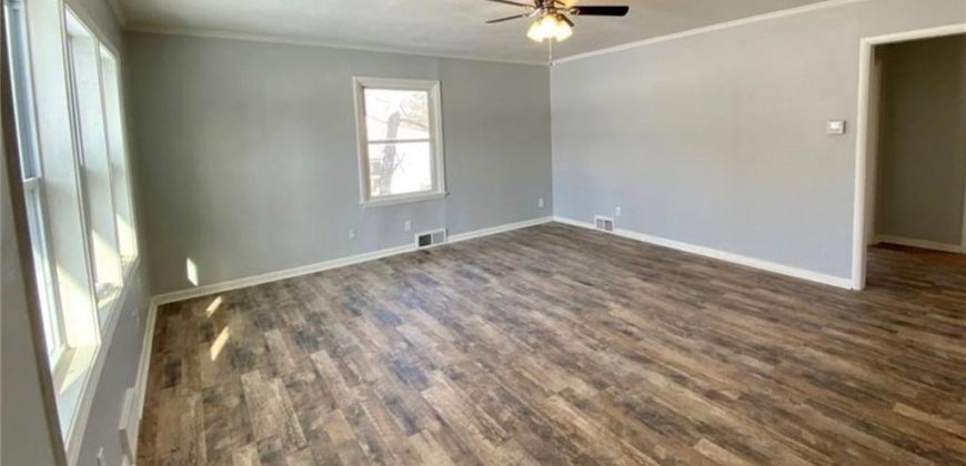 Homes for Sale in Parkville, MO 64152 | 5917 NW Bell Road