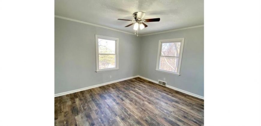 Homes for Sale in Parkville, MO 64152 | 5917 NW Bell Road