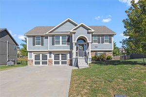 4512-NE-103rd-Terrace-mls-2582449-image-1