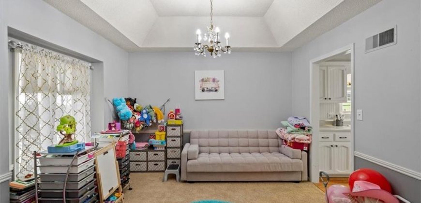 Homes for Sale in Gladstone, MO 64119 | 6101 N Cleveland Avenue