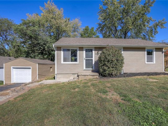 Homes for Sale in Kansas City, MO 64116 | 4011 NE Kelsey Road