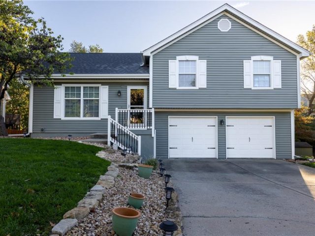 Homes for Sale in Kansas City, MO 64152 | 6525 NW Hidden Valley Road