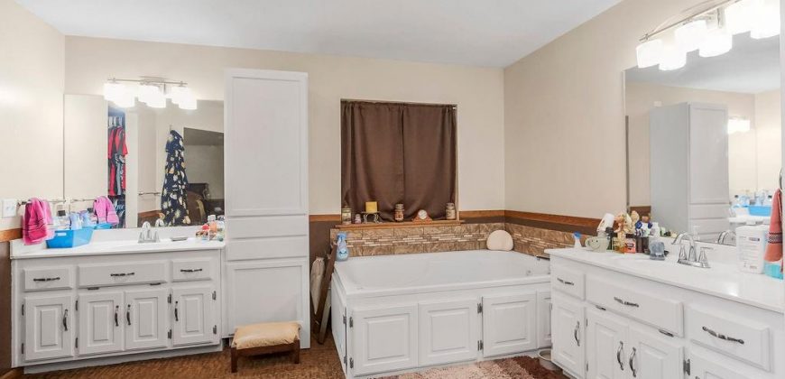 Homes for Sale in Kearney, MO 64060 | 808 E 16TH Street Homes for Sale in Kearney, MO 64060 | 808 E 16TH Street