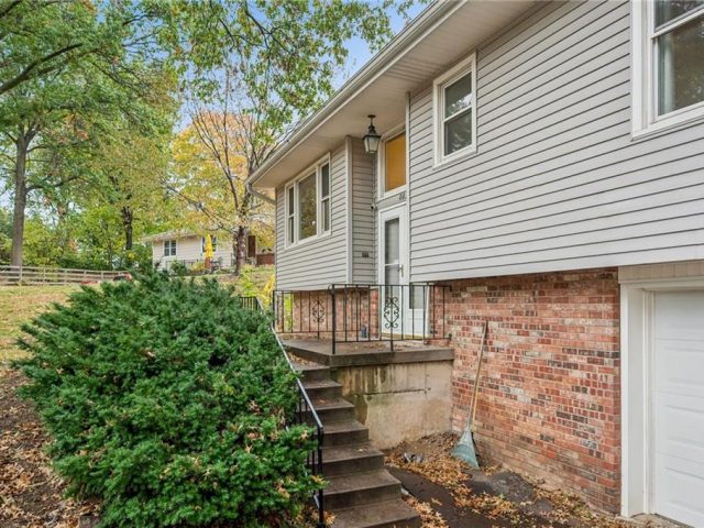 Homes for Sale in Smithville, MO 64089 | 3  Carver Place