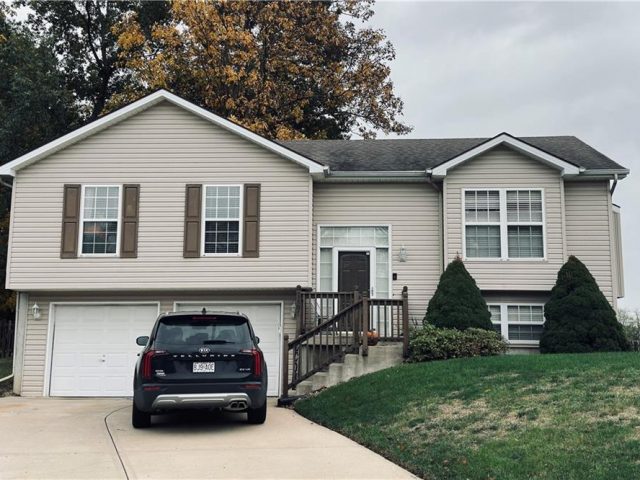 Homes for Sale in Kansas City, MO 64118 | 1305 NW 74th Place