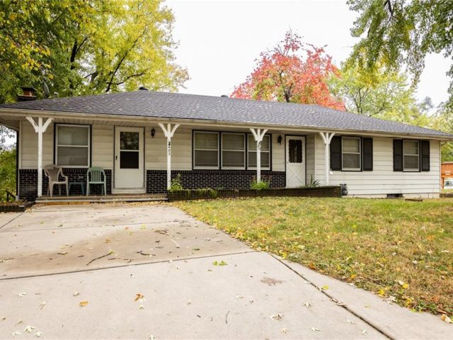 Homes for Sale in Kansas City, MO 64119 | 483 NE Meadowbrook Road