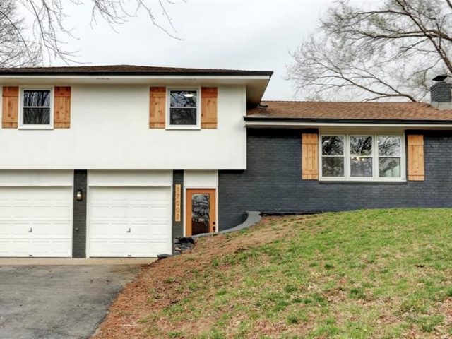 Homes for Sale in Kansas City, MO 64152 | 17002 NW 76th Street