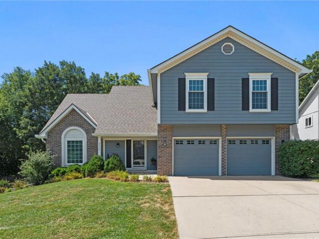 Homes for Sale in Kansas City, MO 64155 | 8530 N Flora Avenue