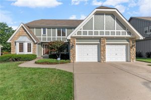 1606-NE-100th-Court-mls-2567973-image-1