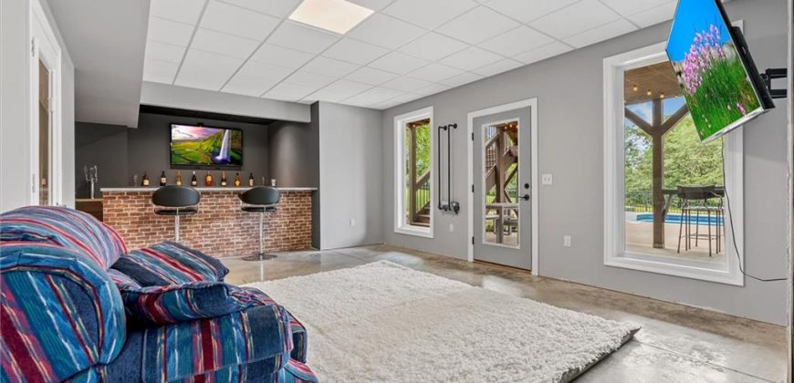 Homes for Sale in Smithville, MO 64089 | 607  Indian Trail Court