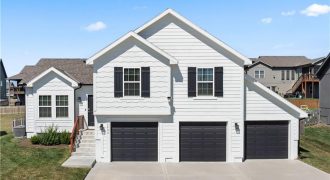 Homes for Sale in Kansas City, MO 64156 | 6008 NE 119th Street