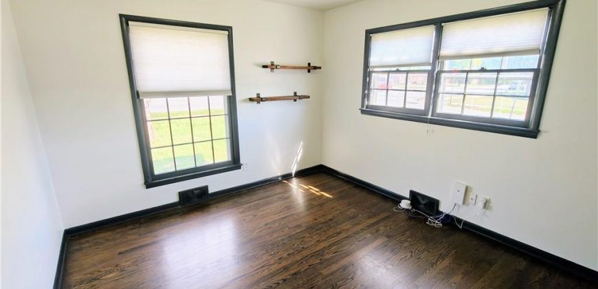 Homes for Sale in Gladstone, MO 64118 | 7108 N Broadway Street