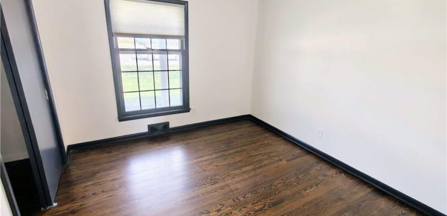 Homes for Sale in Gladstone, MO 64118 | 7108 N Broadway Street