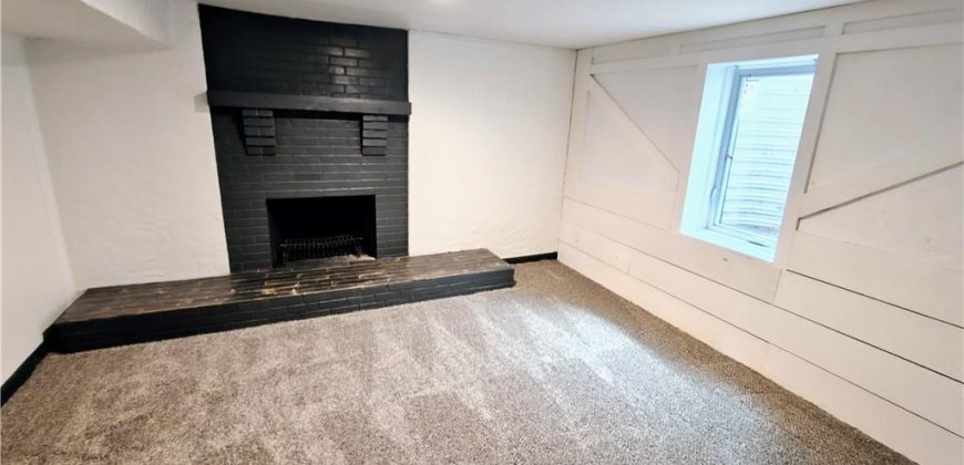 Homes for Sale in Gladstone, MO 64118 | 7108 N Broadway Street