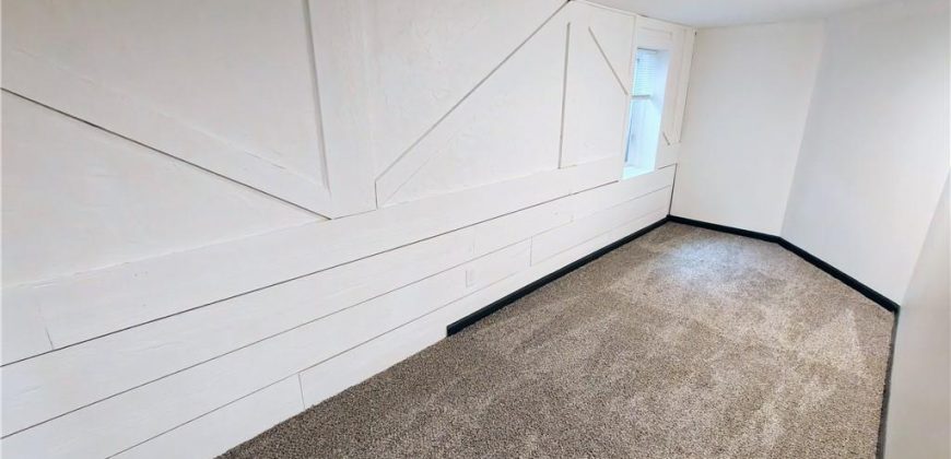 Homes for Sale in Gladstone, MO 64118 | 7108 N Broadway Street