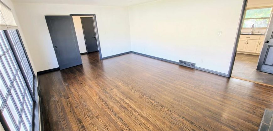 Homes for Sale in Gladstone, MO 64118 | 7108 N Broadway Street