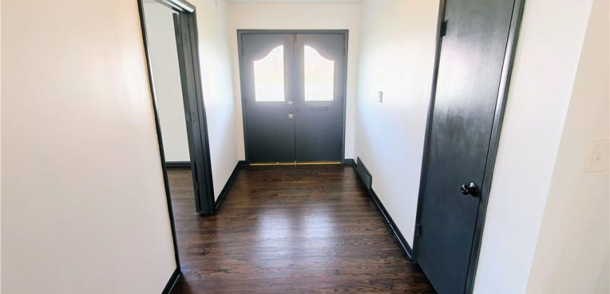 Homes for Sale in Gladstone, MO 64118 | 7108 N Broadway Street