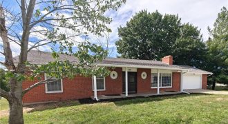 Homes for Sale in Gladstone, MO 64118 | 7108 N Broadway Street