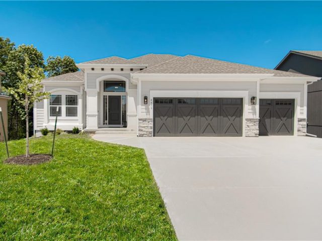 Homes for Sale in Kansas City, MO 64156 | 4818 NE 105th Street