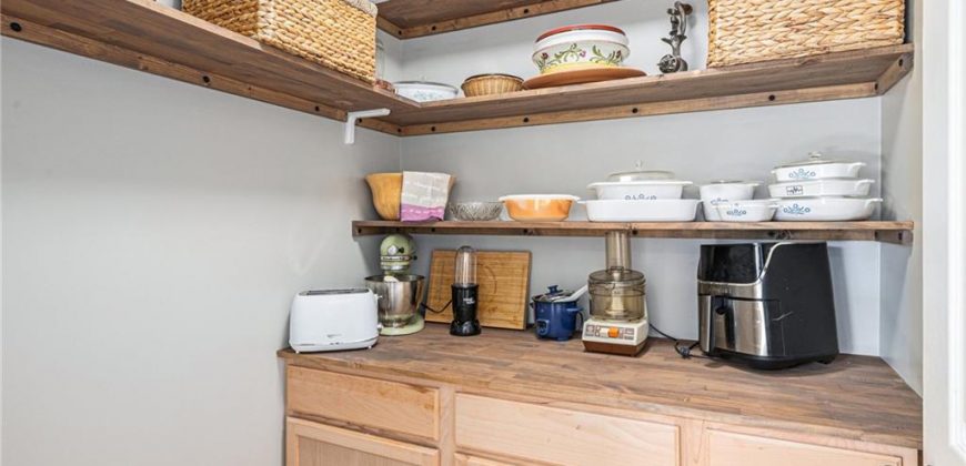 Homes for Sale in Parkville, MO 64152 | 12020 N Windbrook Court