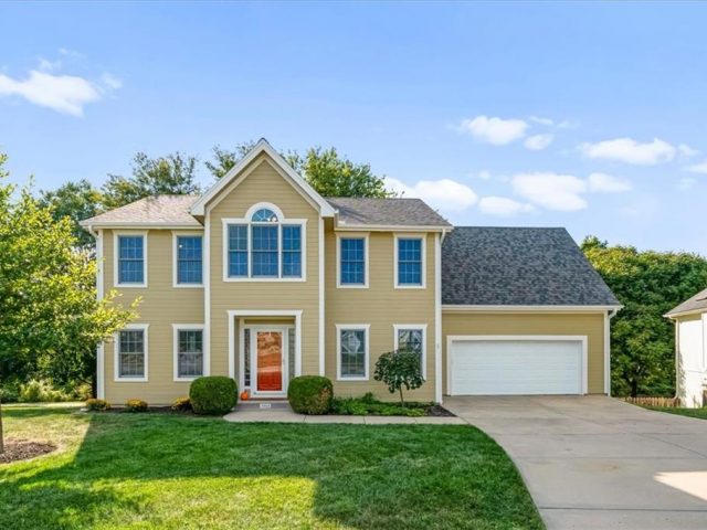 Homes for Sale in Liberty, MO 64068 | 1044  Silverleaf Lane