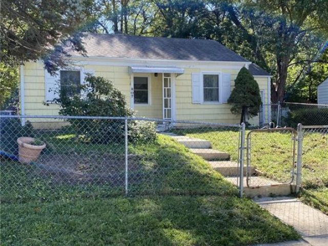 Homes for Sale in Kansas City, MO 64116 | 807 NE 46th Street
