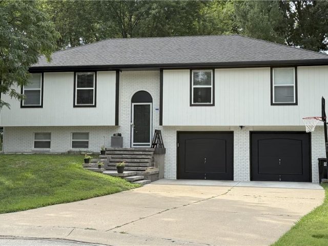 Homes for Sale in Pleasant Valley, MO 64068 | 6811 N Orchard Street