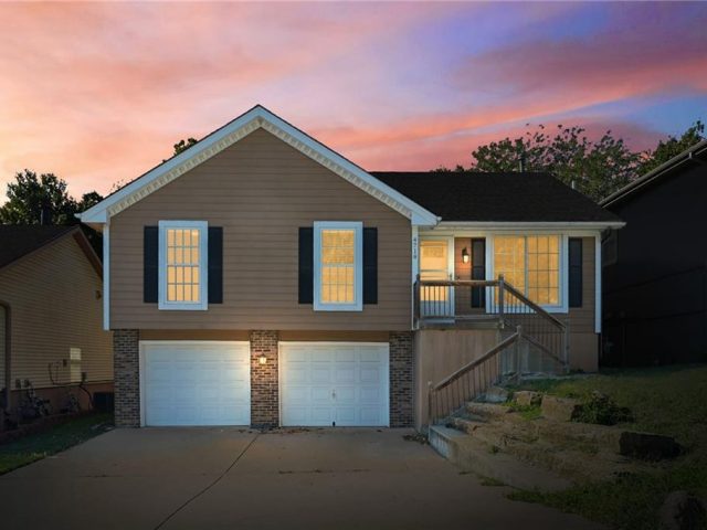 Homes for Sale in Kansas City, MO 64117 | 4718 N Winchester Avenue