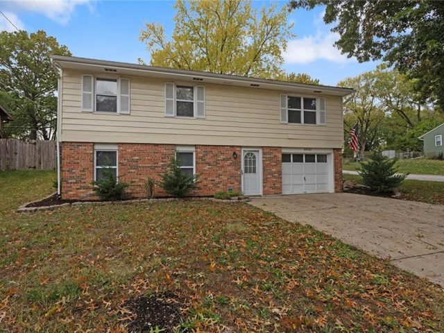 Homes for Sale in Kansas City, MO 64119 | 5876 N Oakley Avenue