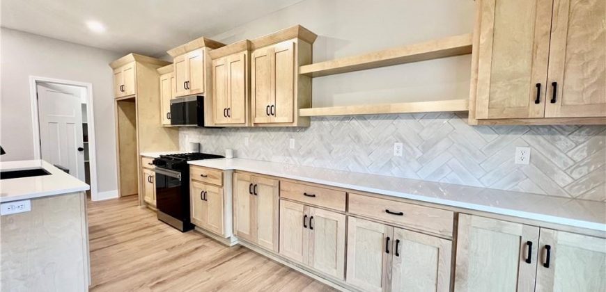 Homes for Sale in Liberty, MO 64068 | 1913  Longview Drive Homes for Sale in Liberty, MO 64068 | 1913  Longview Drive