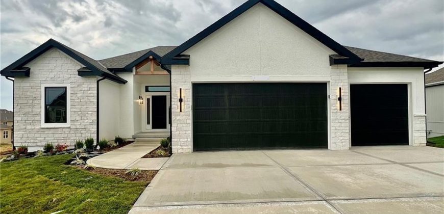 Homes for Sale in Liberty, MO 64068 | 1913  Longview Drive Homes for Sale in Liberty, MO 64068 | 1913  Longview Drive