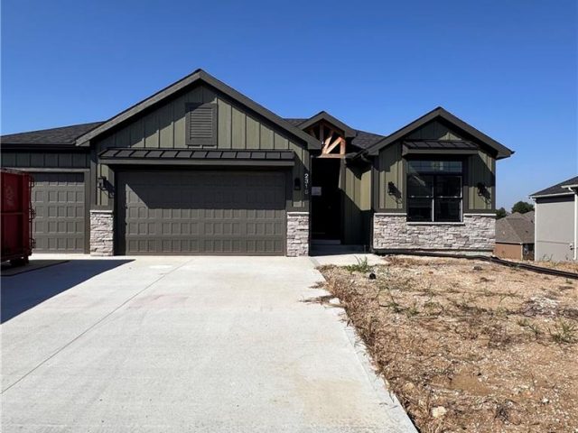 Homes for Sale in Kearney, MO 64060 | 2316  Larkspur Lane