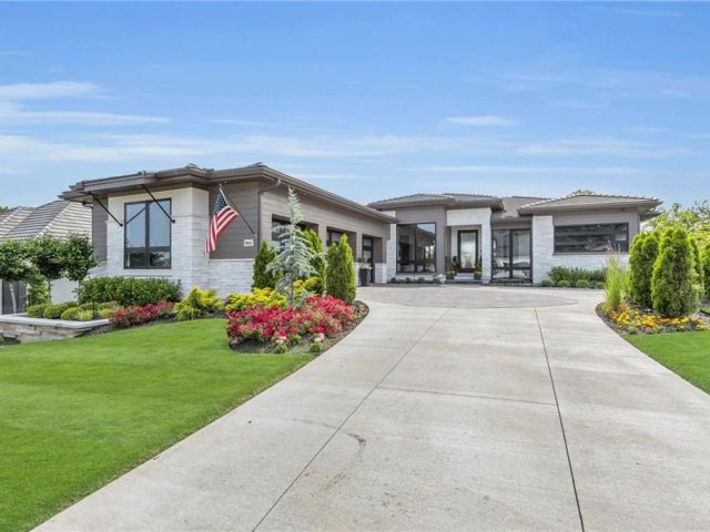 Homes for Sale in Kansas City, MO 64151 | 5842 N Lucerne Avenue