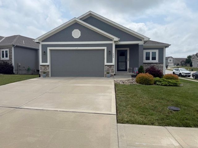 Homes for Sale in Kansas City, MO 64155 | 535 NW 110th Street