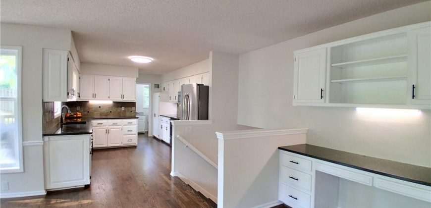 Homes for Sale in Liberty, MO 64068 | 1107  Wildbriar Drive