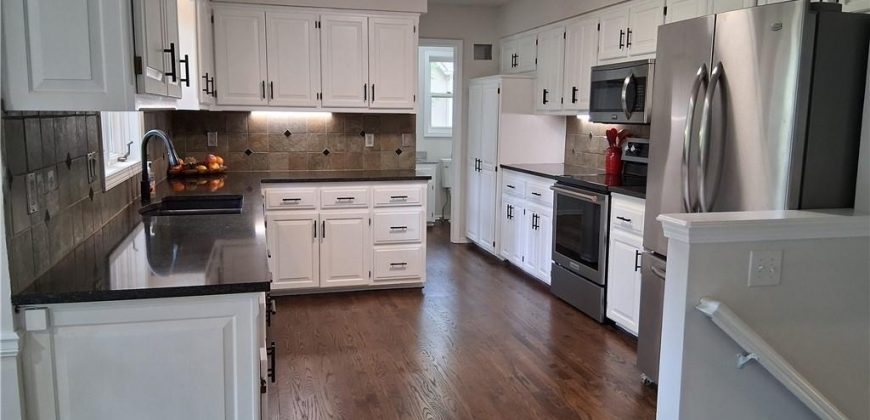 Homes for Sale in Liberty, MO 64068 | 1107  Wildbriar Drive