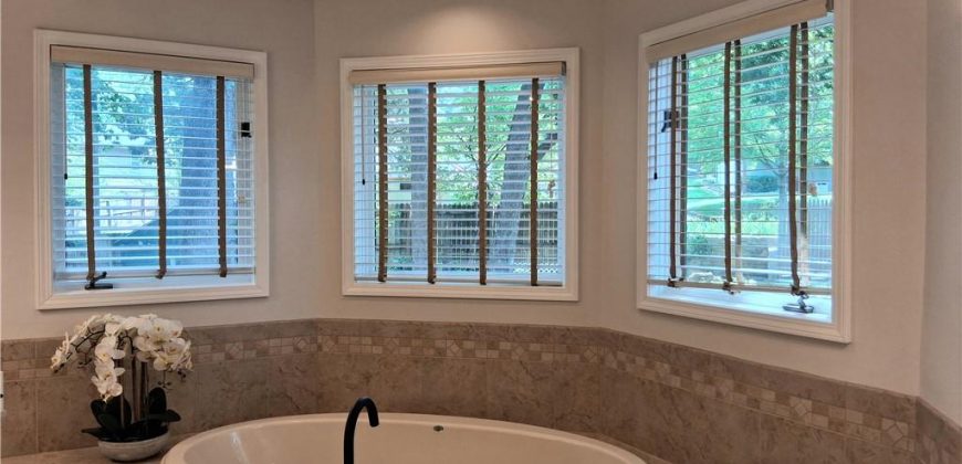 Homes for Sale in Liberty, MO 64068 | 1107  Wildbriar Drive