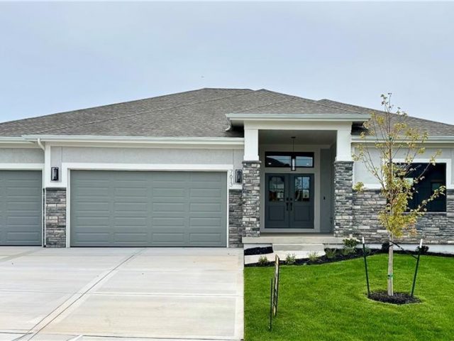 Homes for Sale in Kansas City, MO 64157 | 7613 NE 103rd Terrace