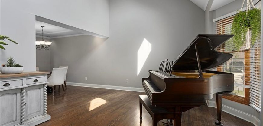 Homes for Sale in Liberty, MO 64068 | 900  White Oak Lane