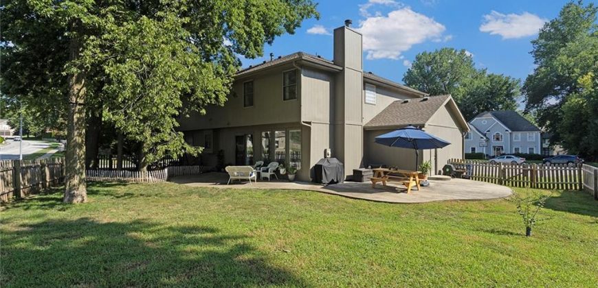 Homes for Sale in Liberty, MO 64068 | 900  White Oak Lane