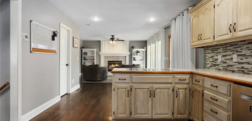 Homes for Sale in Liberty, MO 64068 | 900  White Oak Lane