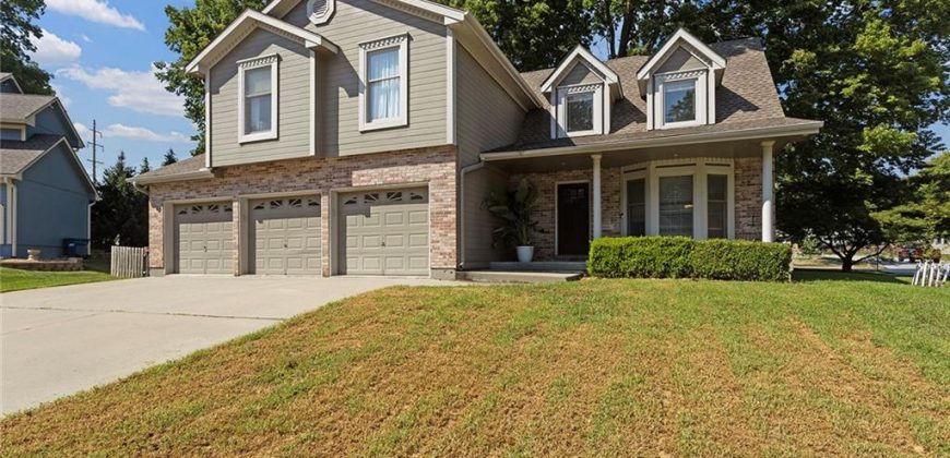 Homes for Sale in Liberty, MO 64068 | 900  White Oak Lane