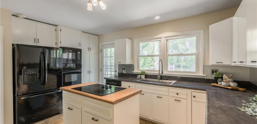 Homes for Sale in Kansas City, MO 64118 | 300 NW 83rd Street